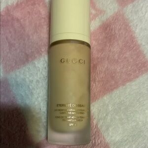 New without box, Gucci foundation